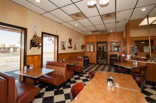1905 S Sheridan Rd, Tulsa, OK 74112